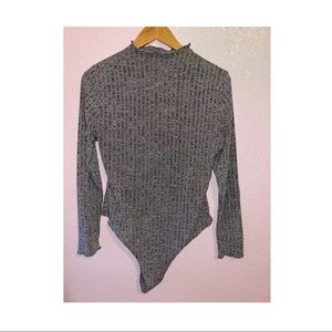 SHIEN PLUS Mock-neck Lettuce Edge Fitted Bodysuit